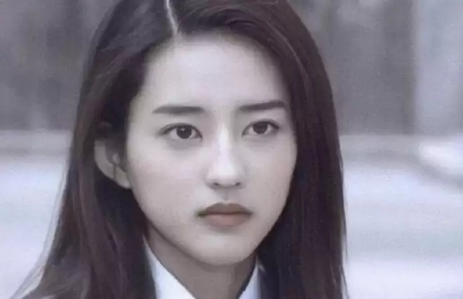 巅峰时期惊为天人,可惜花期太短,颜值很快就坍塌的5位女明星