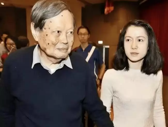 49岁翁帆官宣喜讯，太令人惊喜了