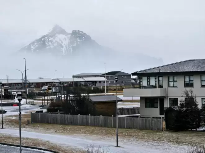 45岁，我上岸冰岛公务员，年休120天...
