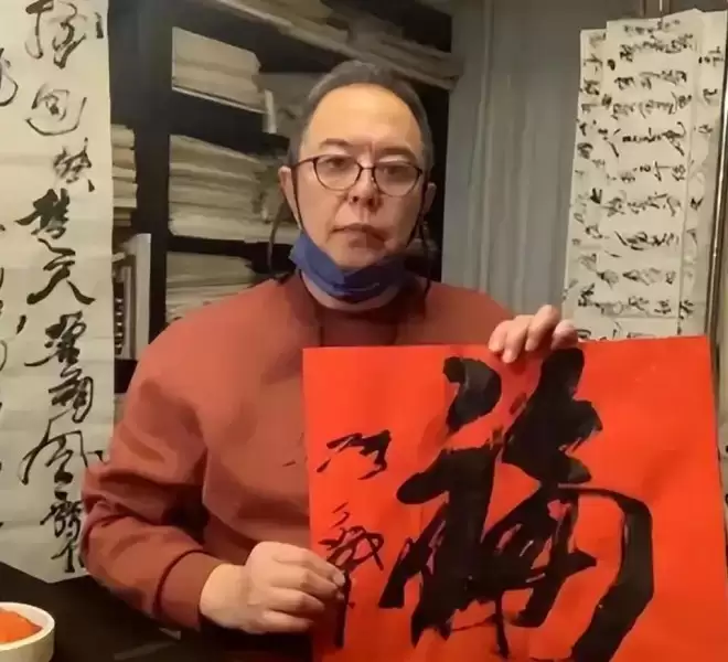 3个孩子8段感情，张铁林如今的下场怪不了别人