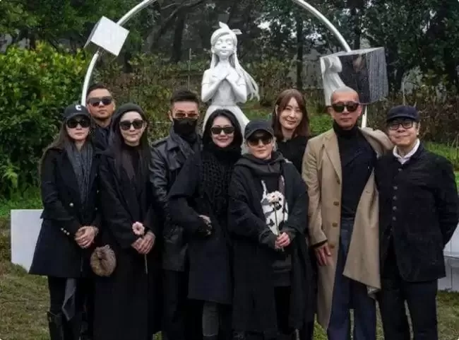 张兰律师不忍了 连发三条动态谈大S去世真相