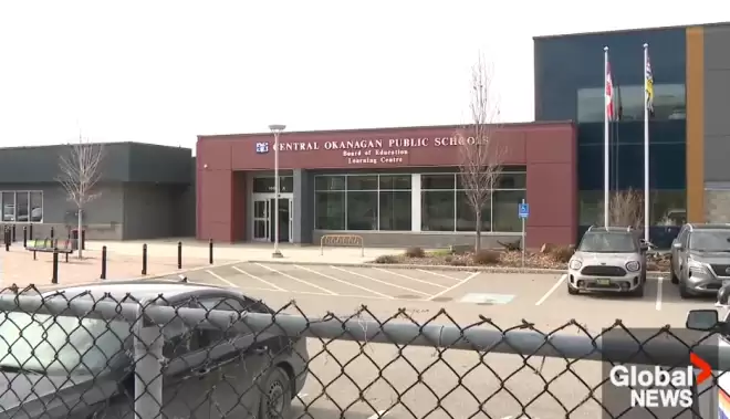 加拿大12岁女孩在涉嫌校园霸凌中自杀身亡：家人公开发声