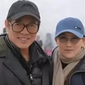 李连杰和利智合照曝光 才发现他们老到难以想象