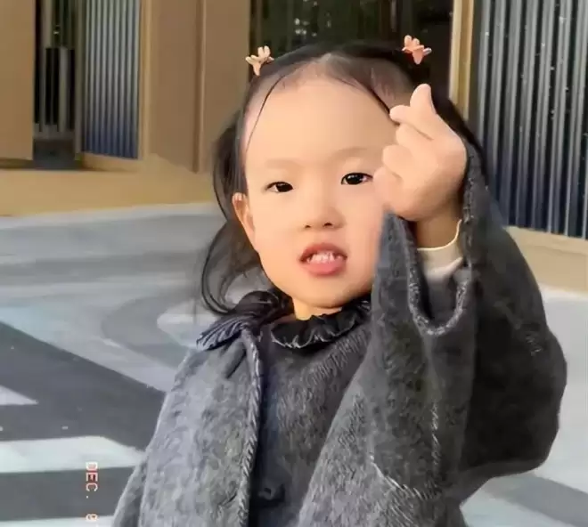 王思聪没想到！前女友断了财路后 女儿成摇钱树