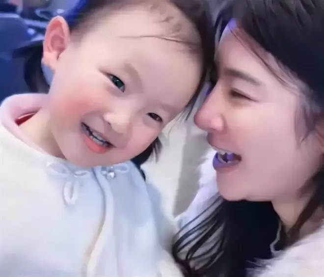 王思聪没想到！前女友断了财路后 女儿成摇钱树