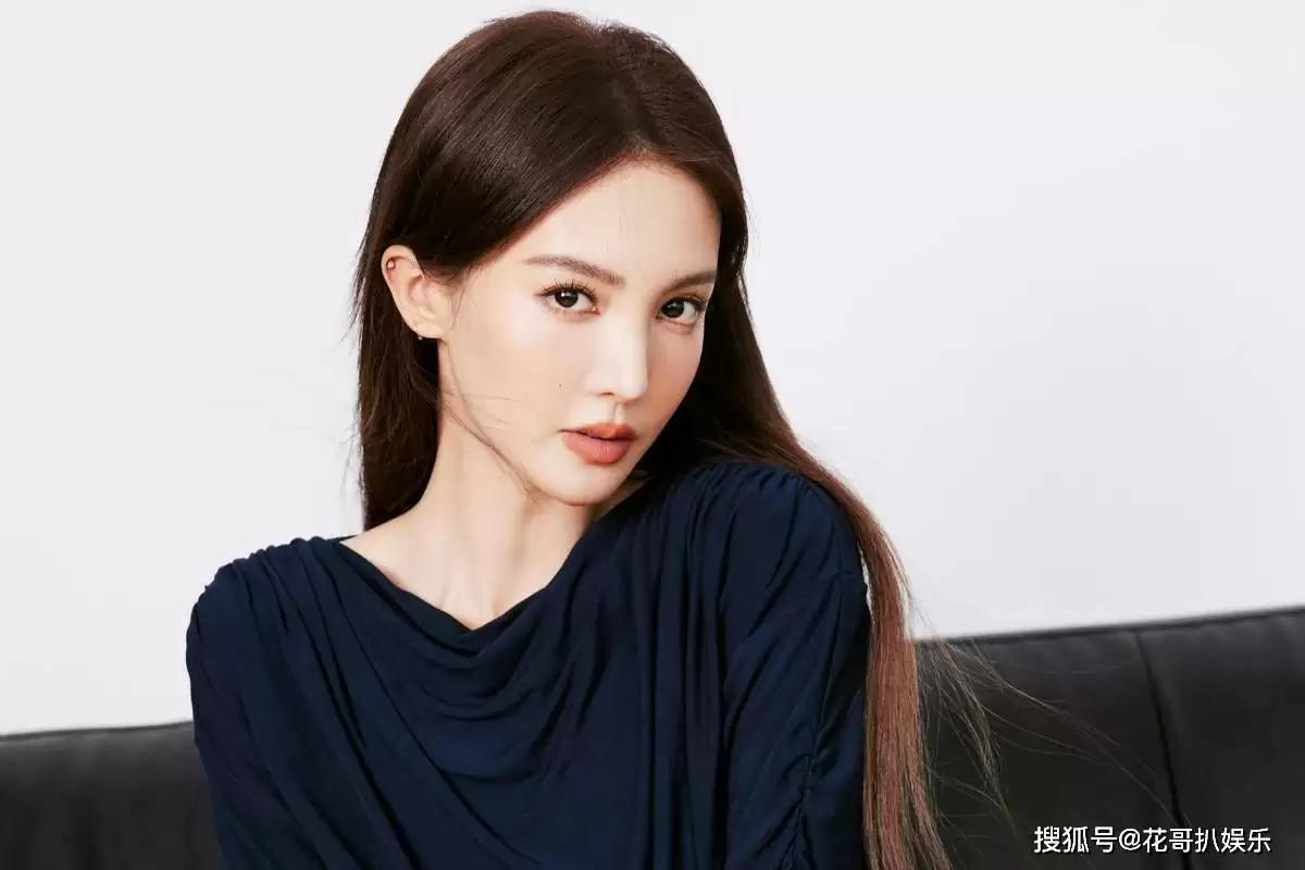 金晨肇事逃逸结果公布 1500罚款被质疑罚太轻 法制咖洗白惹争议