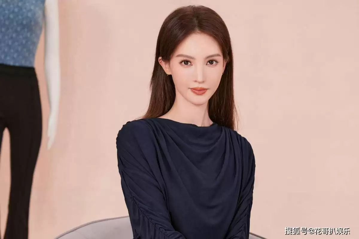 金晨肇事逃逸结果公布 1500罚款被质疑罚太轻 法制咖洗白惹争议