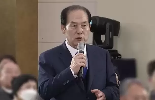 他提议从越南等国“进口处女”，被开除党籍了