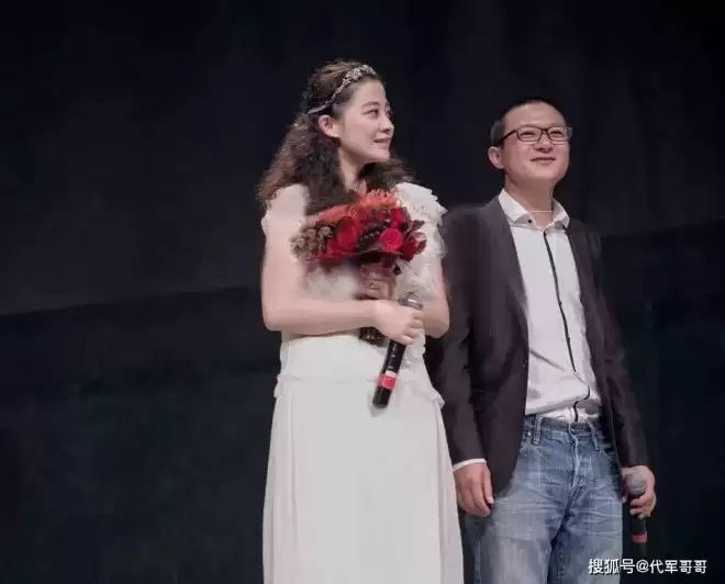 50岁梅婷近况曝光!和鄢颇离婚后嫁给摄影师,如今12岁女儿是她的骄傲