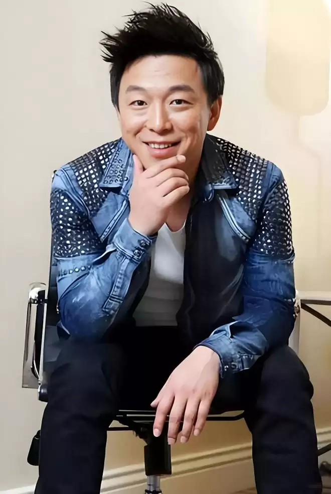 黄勃:接连将父母送养老院,父亲离世后,他与妻子有个泪奔的约定