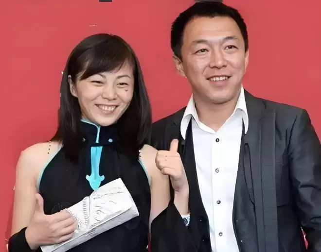 黄勃:接连将父母送养老院,父亲离世后,他与妻子有个泪奔的约定