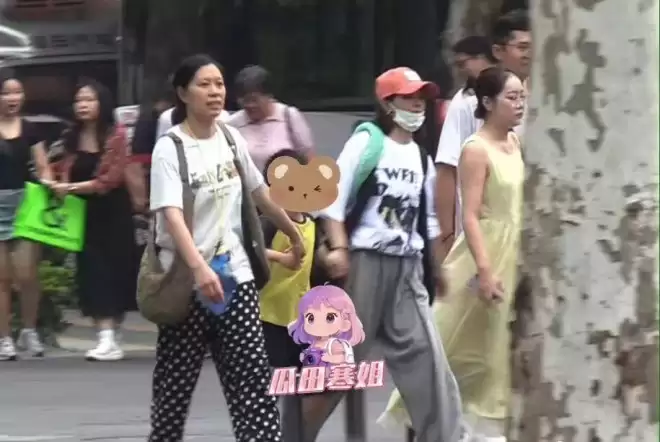 狗仔曝赵丽颖和导演赵德胤恋情没有下文,为了孩子深居简出