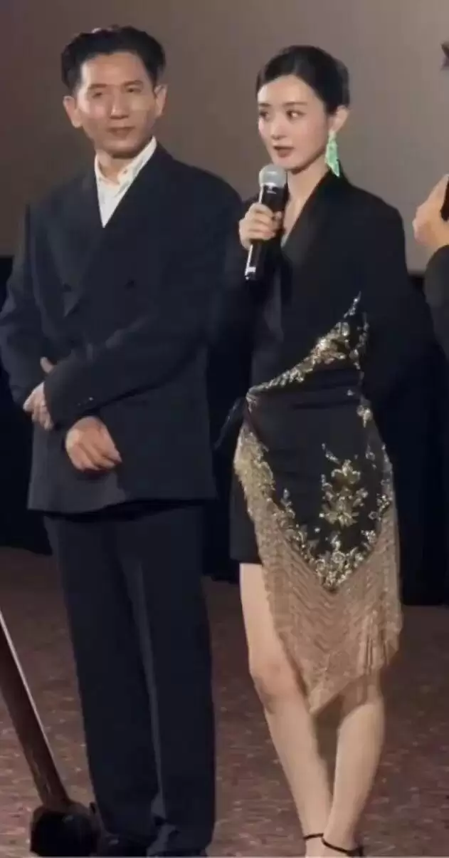 狗仔曝赵丽颖和导演赵德胤恋情没有下文,为了孩子深居简出