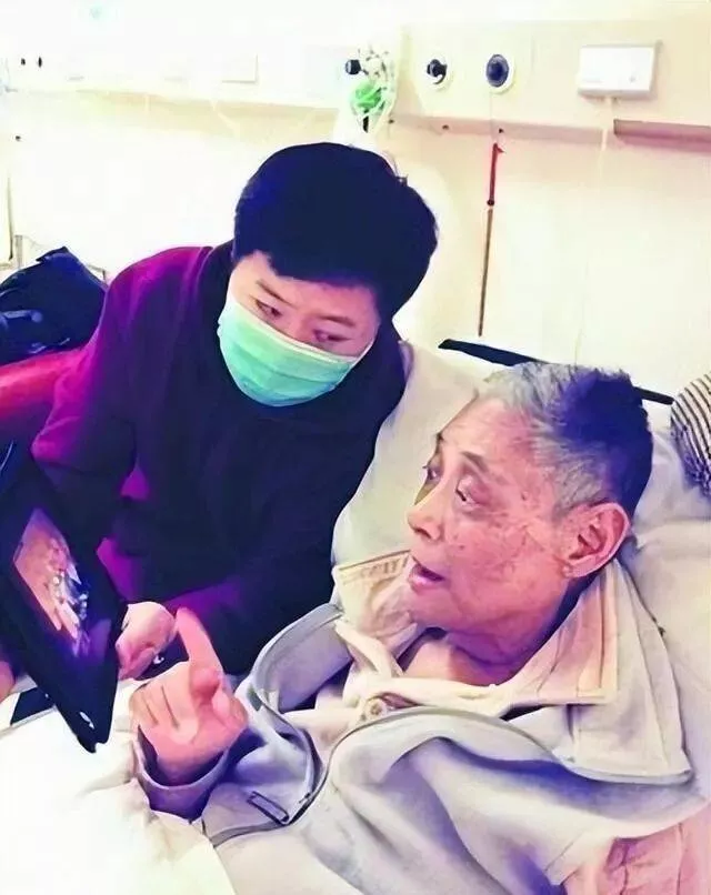 63岁大宋佳近况曝光！再婚嫁给小8岁比利时富商