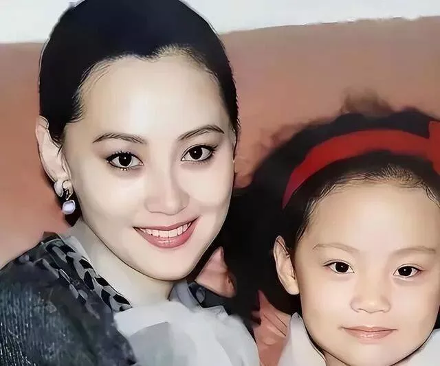 63岁大宋佳近况曝光！再婚嫁给小8岁比利时富商