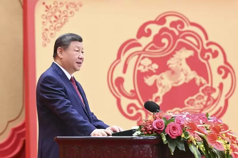 春节团拜 习近平：新征程策马扬鞭 持之以恒从严治党