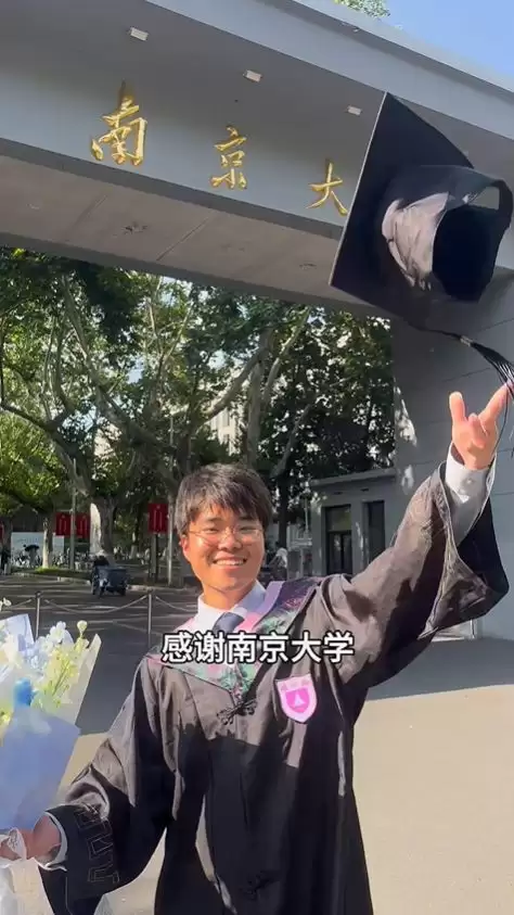 背书挑战︱一字不错背诵《滕王阁序》全文  日本男子免费游景区