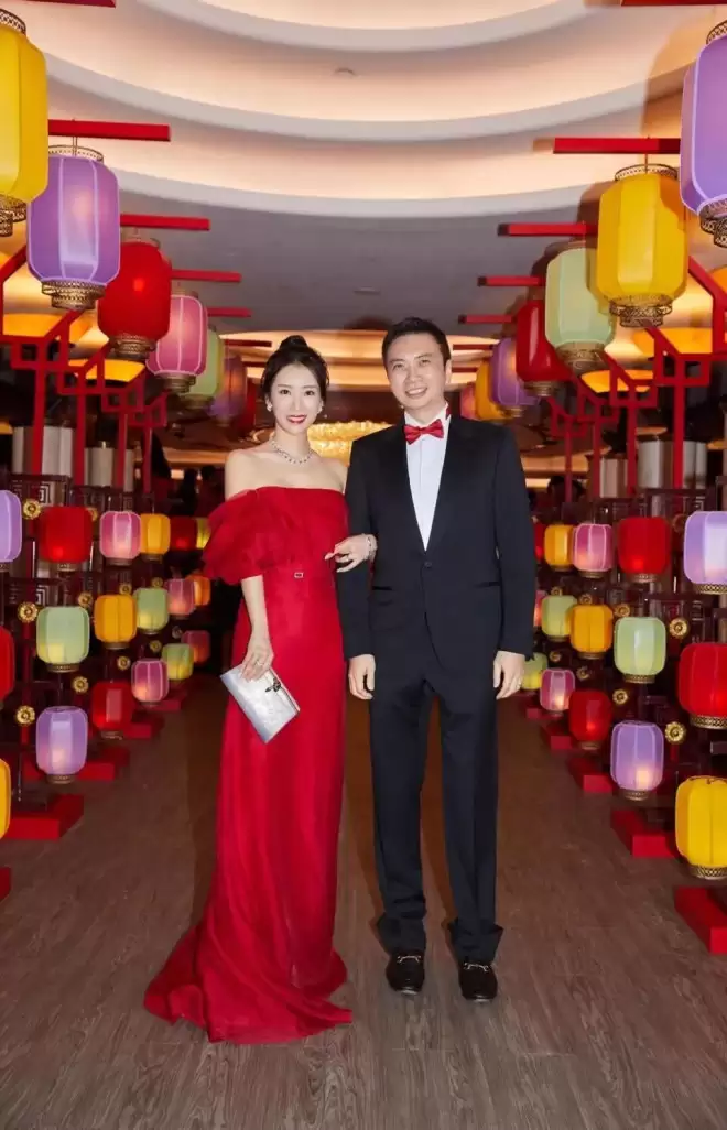 李念罕见露面:巅峰期闪婚富豪险遭封杀,却为何比其他阔太都幸福