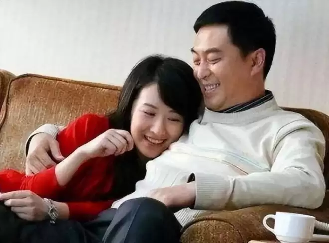 李念罕见露面:巅峰期闪婚富豪险遭封杀,却为何比其他阔太都幸福