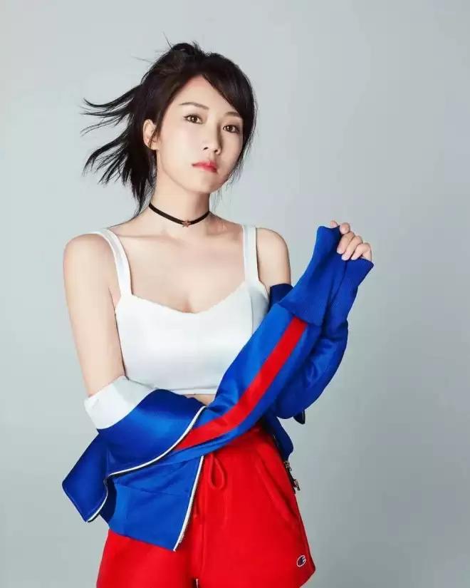 李念罕见露面:巅峰期闪婚富豪险遭封杀,却为何比其他阔太都幸福