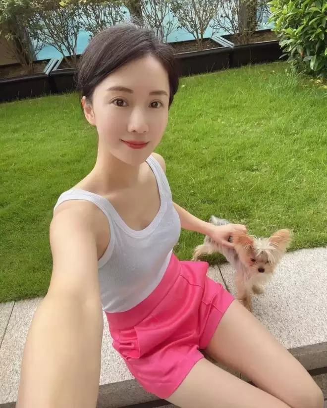 李念罕见露面:巅峰期闪婚富豪险遭封杀,却为何比其他阔太都幸福