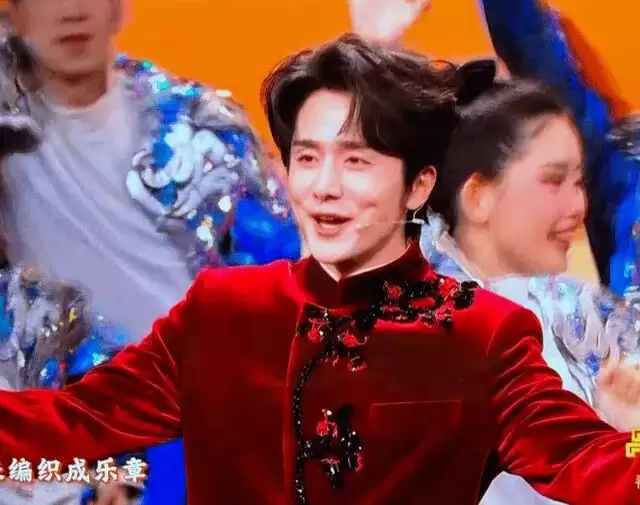春晚众星状态：热巴刘涛败在妆容，希林成网红脸