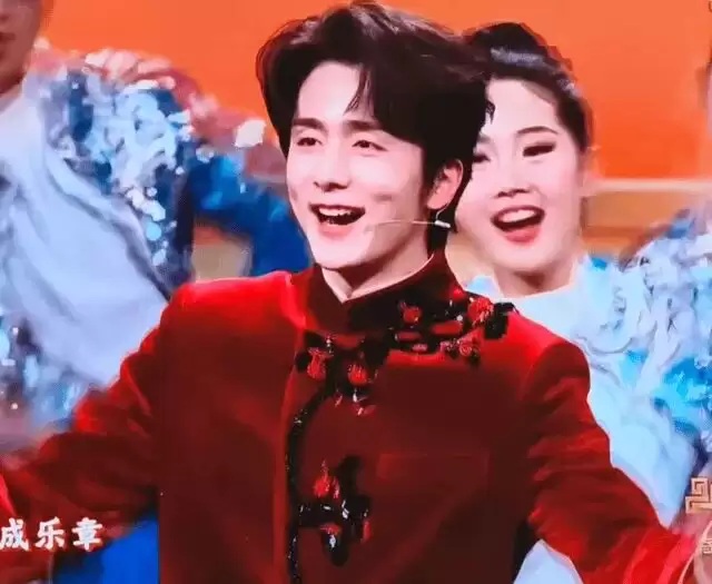春晚众星状态：热巴刘涛败在妆容，希林成网红脸