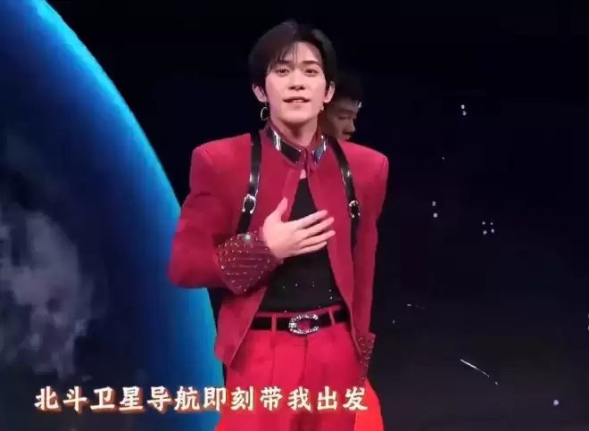 众星春晚镜头太真实！王菲撞脸潘虹，热巴圆润发福
