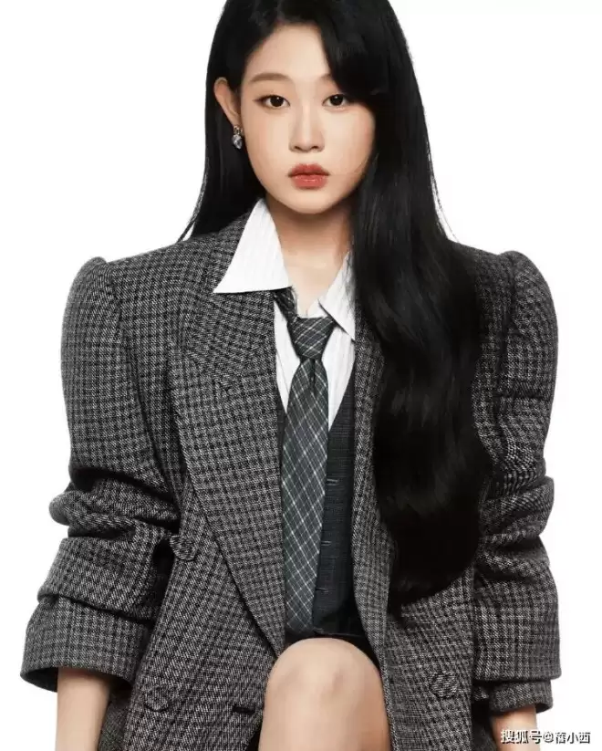 小沈阳女儿不漂亮却会穿，20岁气场直追爸爸