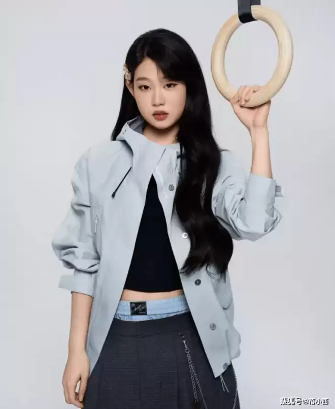 小沈阳女儿不漂亮却会穿，20岁气场直追爸爸