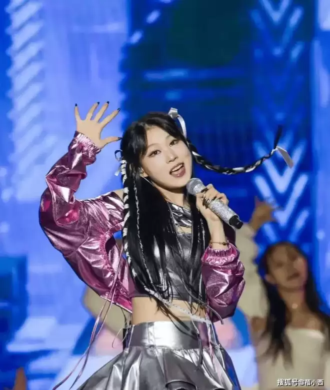 小沈阳女儿不漂亮却会穿，20岁气场直追爸爸