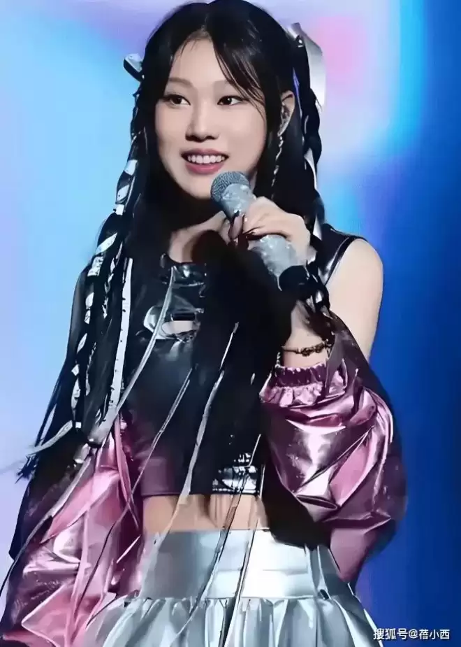 小沈阳女儿不漂亮却会穿，20岁气场直追爸爸
