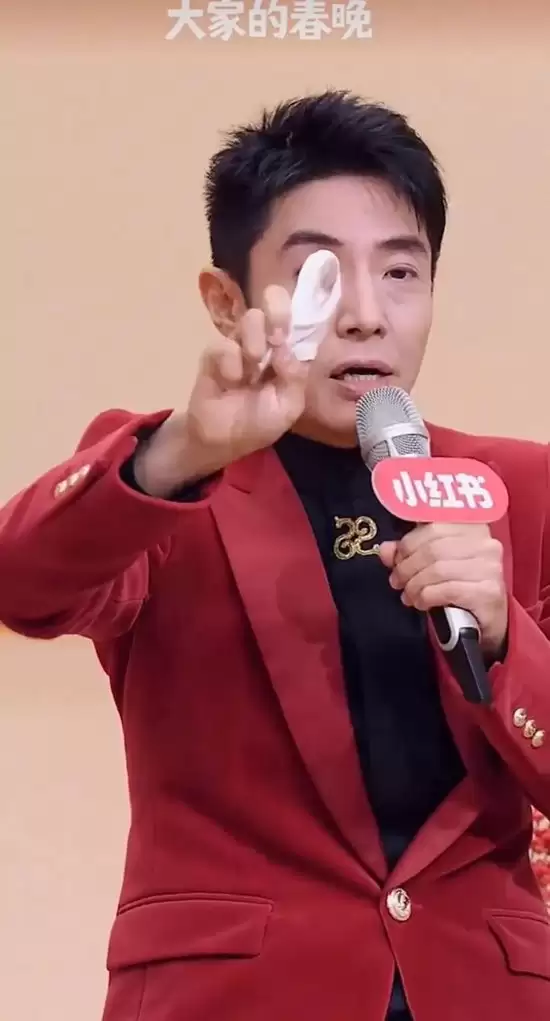 撒贝宁的眉毛，又上热搜了！