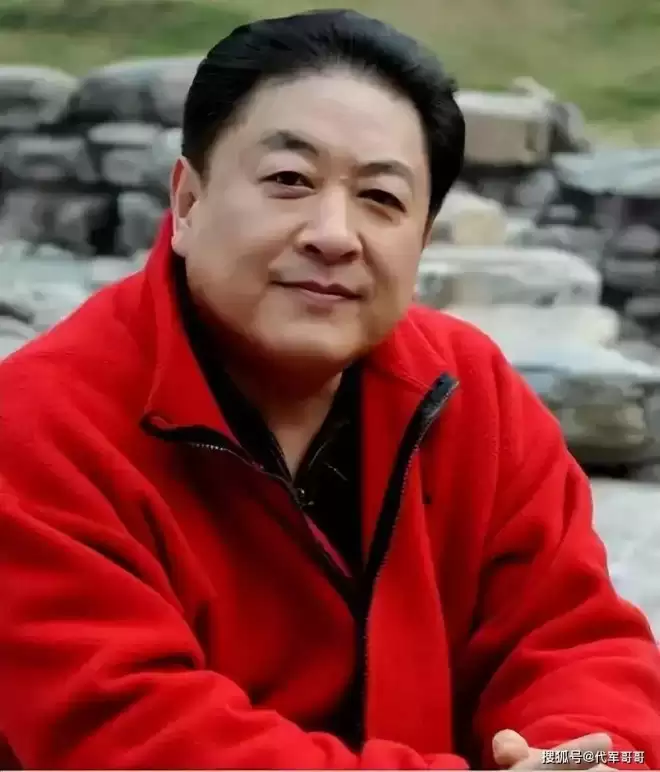 刘斌：经历三段失败婚姻，如今独自照顾三个孩子