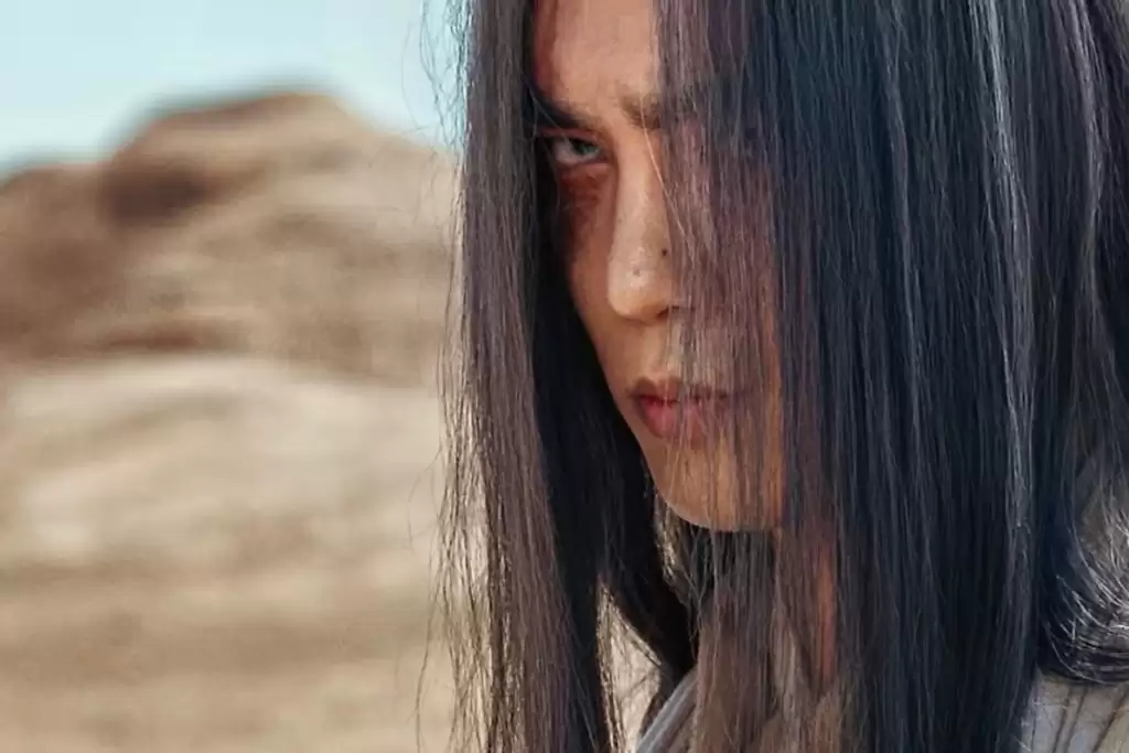 《镖人：风起大漠》内地预售破1.8亿元 最新预告曝光  谢霆锋追捕吴京动作戏亲身上阵