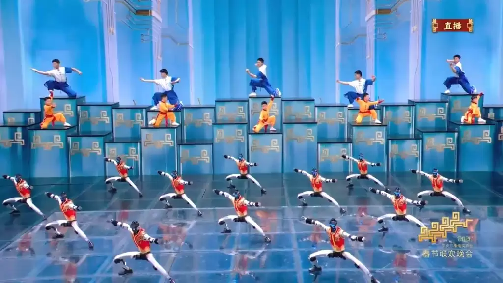 央视春晚变人形机械人竞技场 四大企业各砸1亿元赞助 带货效应惊人“63万元机械人被抢空”