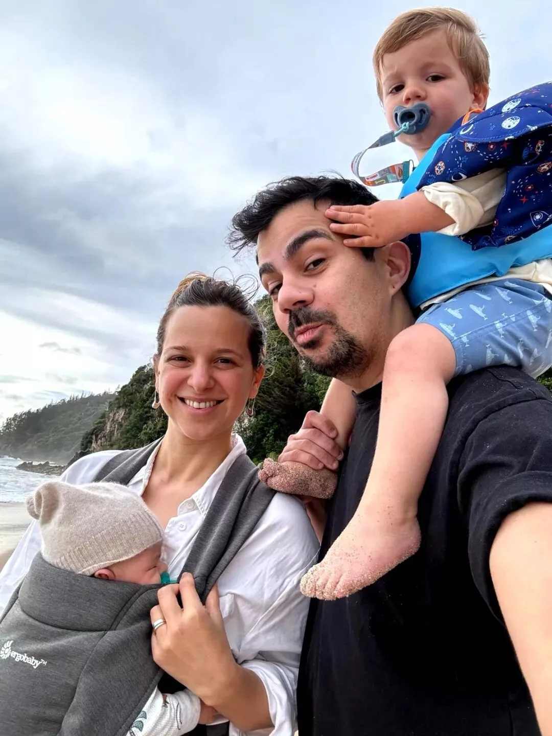 巨大争议 华裔老太撞死高管一家 迅速转移财产 仅缓刑+吊照