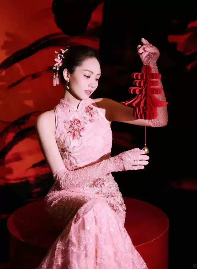不愧是今年春晚最美的节目，女神们真的美爆啦！