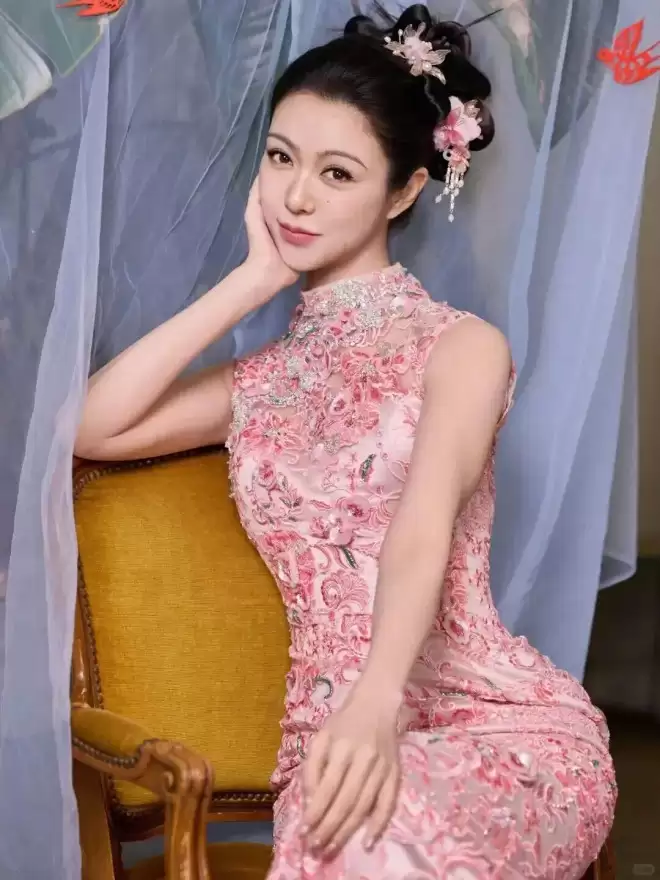 不愧是今年春晚最美的节目，女神们真的美爆啦！