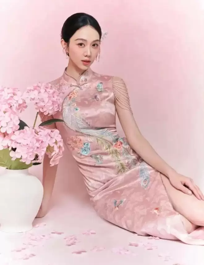 不愧是今年春晚最美的节目，女神们真的美爆啦！