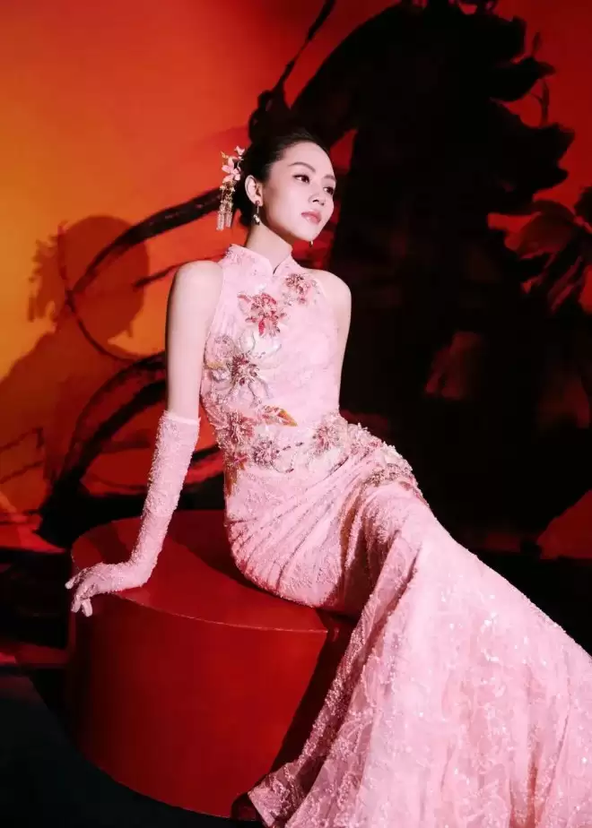 不愧是今年春晚最美的节目，女神们真的美爆啦！
