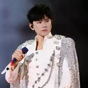 张杰恭喜徐梦桃夺得金牌：你就是第一！是中国的骄傲！