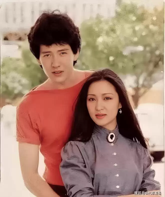 65岁费翔近况曝光!经历4段恋情坚持不婚不育,如今独居英国让人唏嘘