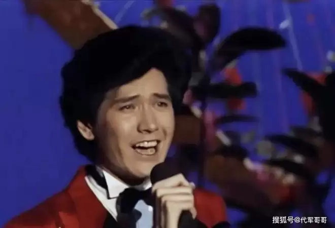 65岁费翔近况曝光!经历4段恋情坚持不婚不育,如今独居英国让人唏嘘