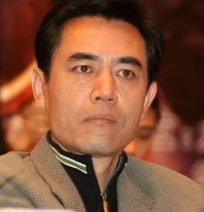 世上没有后悔药！69岁消失已久的陈宝国,已走上另一条路