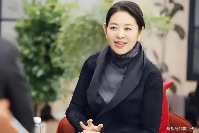 还原91年春晚,倪萍拿四张白纸“读”贺电,新人...