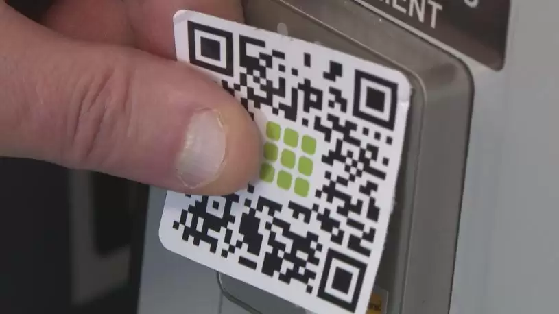 卑诗这市75个泊车缴费机被设QR code诈骗陷阱  扫码当心！