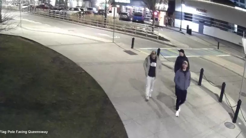 卑诗这市75个泊车缴费机被设QR code诈骗陷阱  扫码当心！