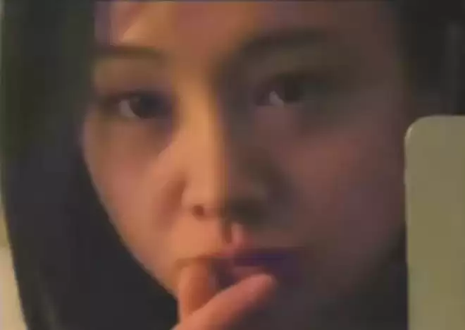 郑爽过年期间频繁晒自拍，一脸憔悴配乐伤感
