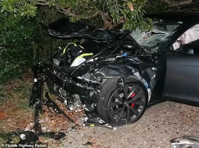 特斯拉Autopilot酿惨剧｜情侣遭撞一死一伤｜赔偿2.5亿美金